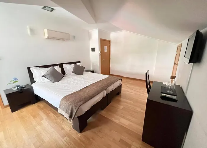 Vale Do Zezere Hotel 2*